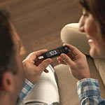 Die direkte Eingabe von Insulin und Kohlenhydraten in das neue Blutzuckermessgerät CONTOUR® NEXT USB erleichtert Menschen mit Diabetes das Führen eines vollständigen Tagebuchs.