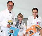 Leonie überreichte Prof. Grützmann und PD Dr. Ludwig ein selbstgebasteltes Dankeschön Leonie überreichte Prof. Grützmann und PD Dr. Ludwig ein selbstgebasteltes Dankeschön