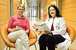 Prof. Pauline Wimberger (rechts) und Dr. Katharina Nitzsche Prof. Pauline Wimberger (rechts) und Dr. Katharina Nitzsche