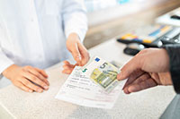 Nicht alle Menschen müssen für verschreibungspflichtige Arzneimittel einen Eigenanteil leisten.