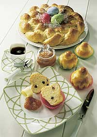 Russischer Osterkranz und Brioche