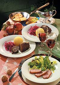 Weihnachtsmenü mit Festtagsrouladen