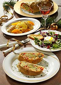 Weihnachtsmenü vegetarisch mit gefülltem Gemüsestrudel