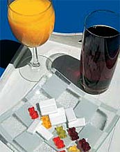 Geeignete 'Hypohelfer': Orangensaft, Traubenzucker und Gummibärchen haben einen hohen glykämischen Index und heben schnell den Blutzucker an.